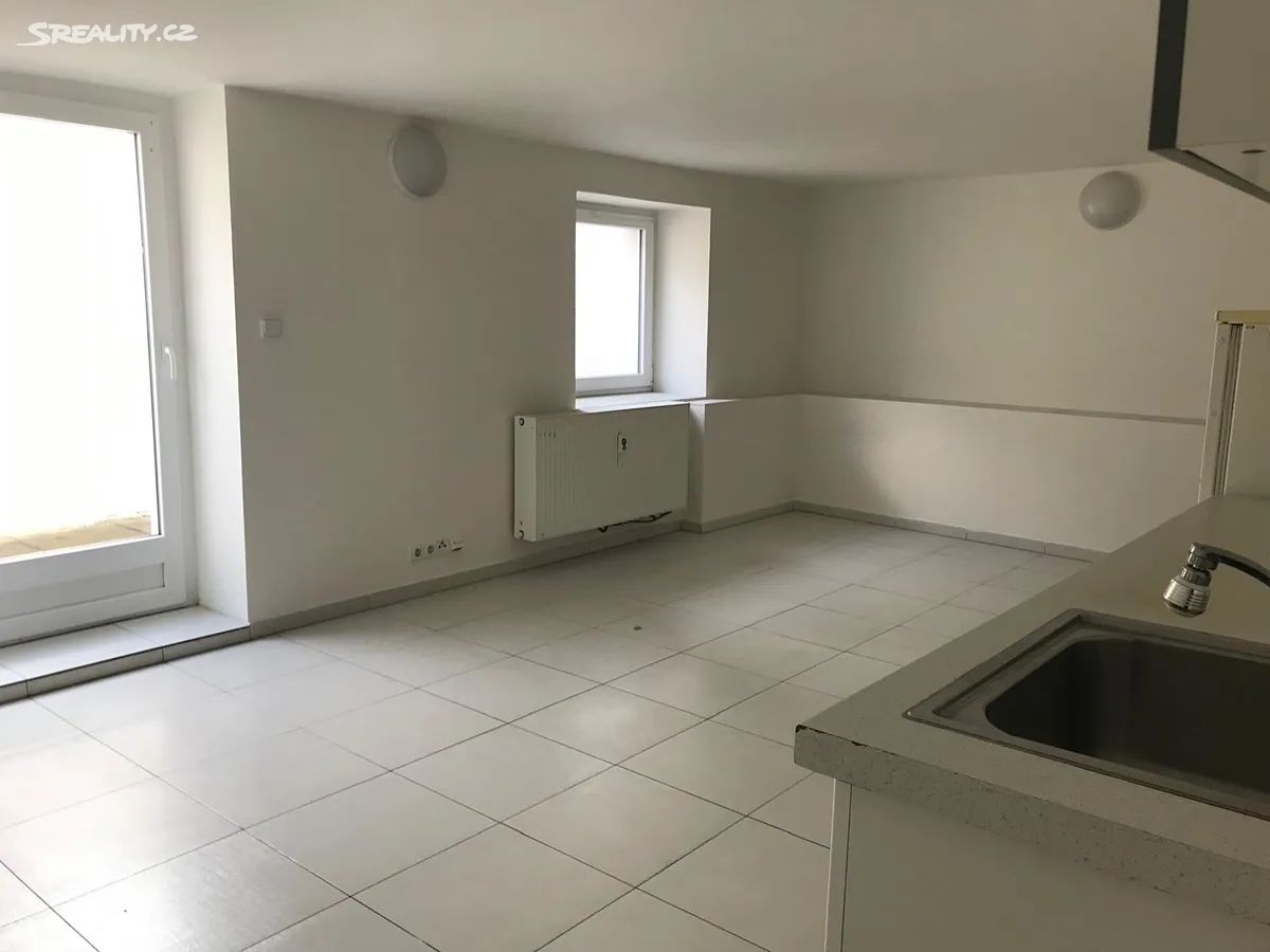 Pronájem bytu 1+kk 24 m², Poděbrady