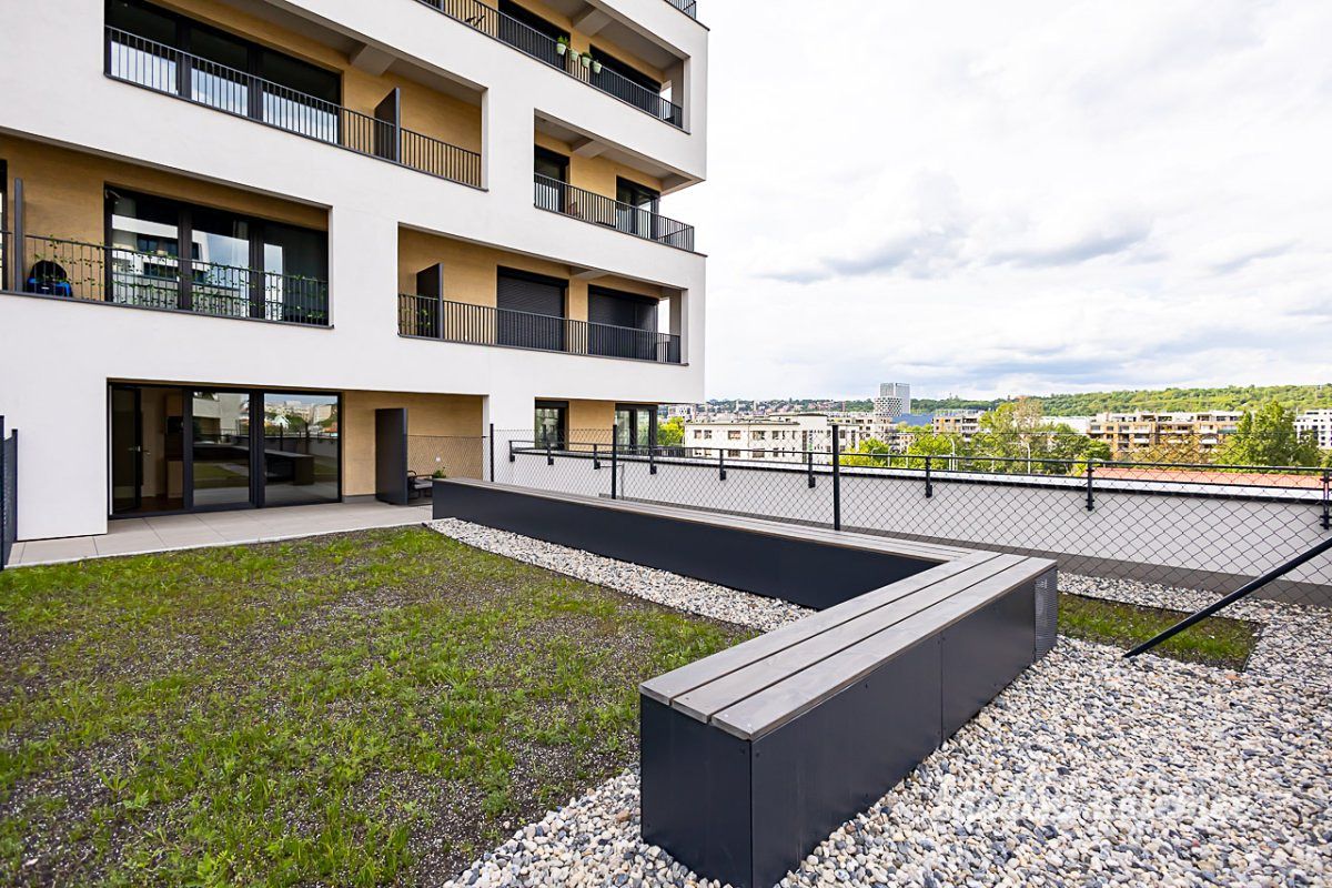 Pronájem bytu 1+kk 37 m²