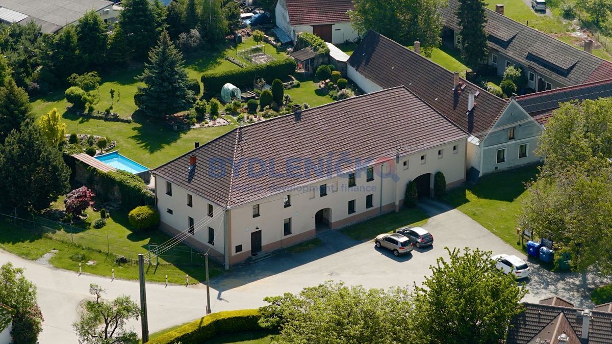 Prodej rodinného domu 402 m², pozemek 1878 m² – fotografie 2