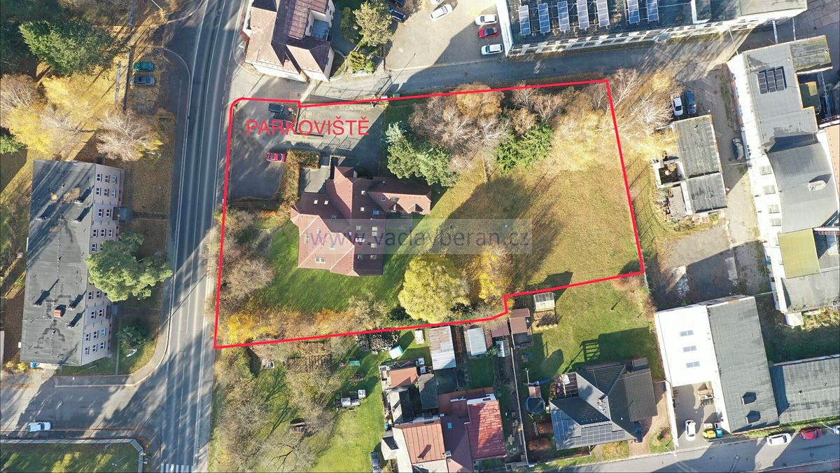Prodej rodinného domu 650 m², pozemek 3071 m² – fotografie 2