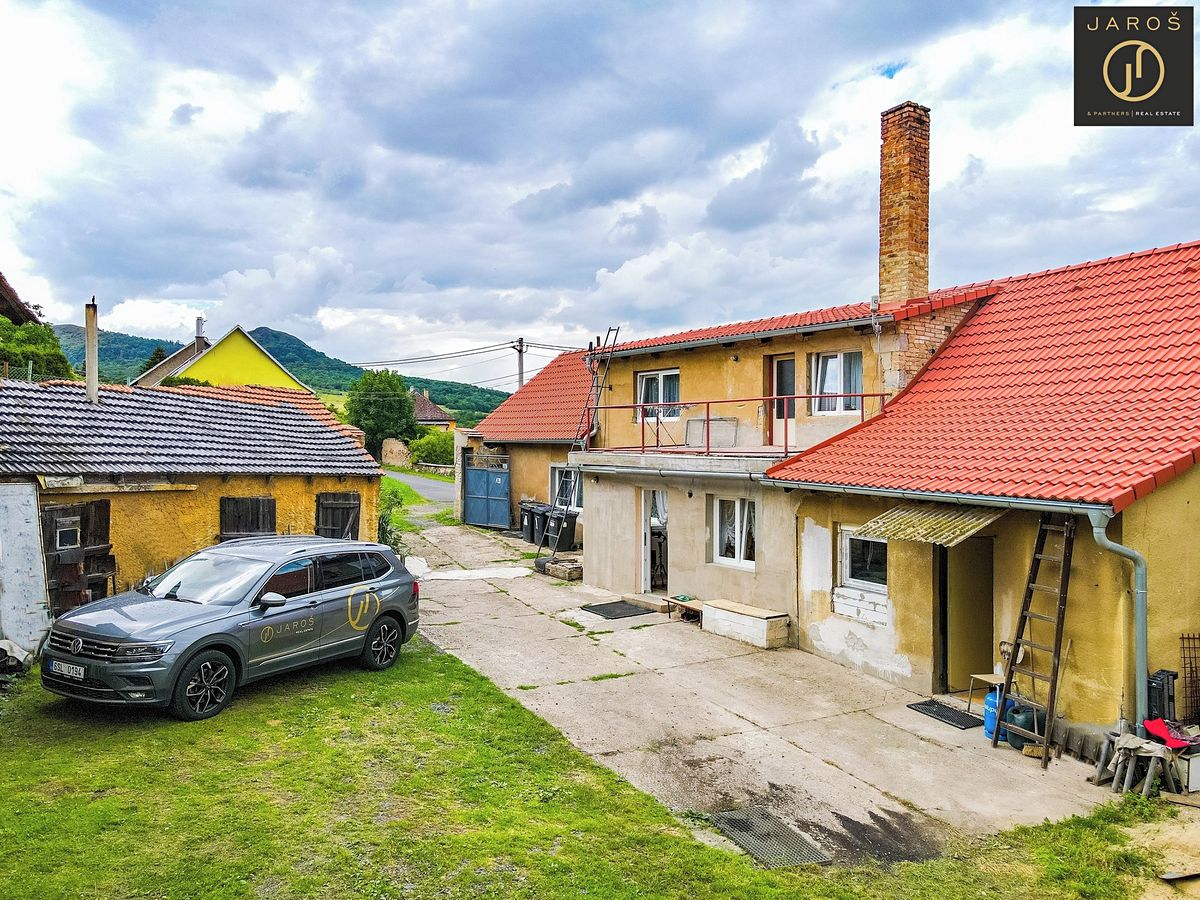 Prodej rodinného domu 640 m², pozemek 2342 m² – fotografie 3