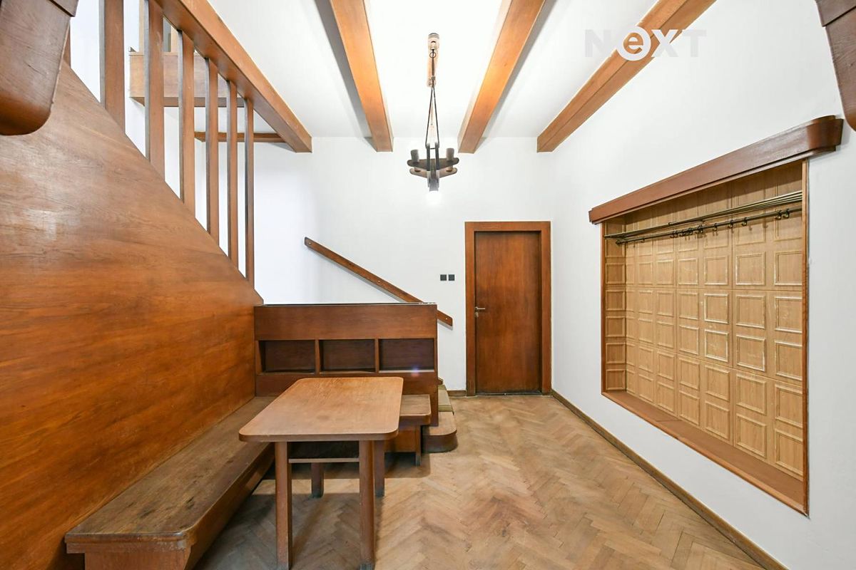 Prodej vily 320 m², pozemek 903 m² – fotografie 2