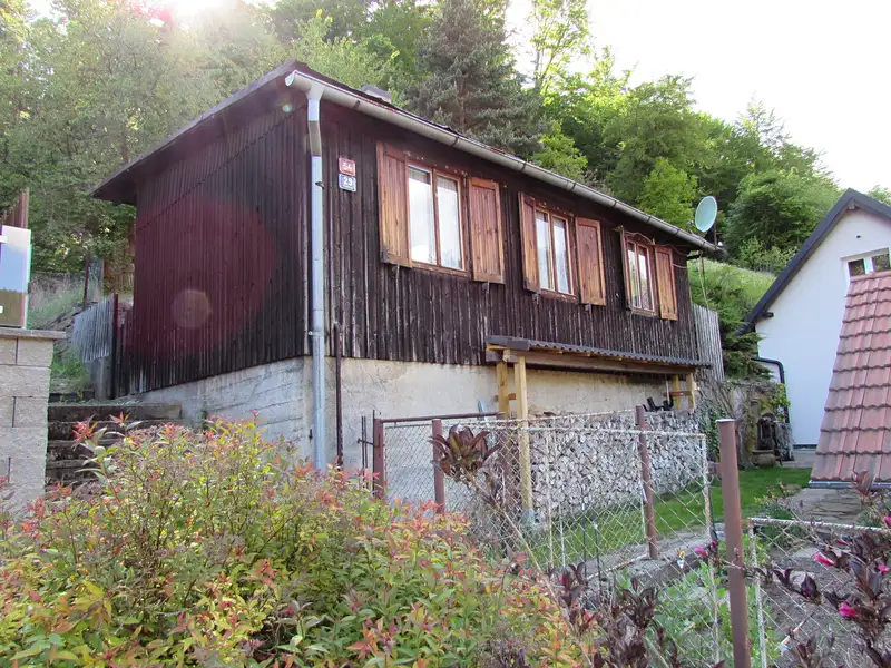 Prodej chaty 35 m², pozemek 138 m², Perštejn – náhled fotky 1