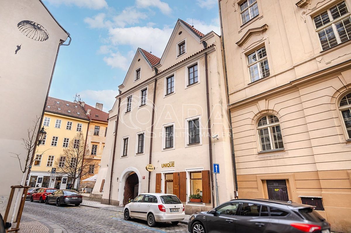 Pronájem kanceláře 226 m²