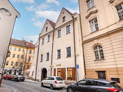 Pronájem kanceláře 226 m²