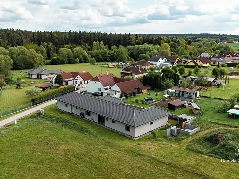 Prodej rodinného domu 240 m², pozemek 1615 m², Nová Ves – náhled fotky 3