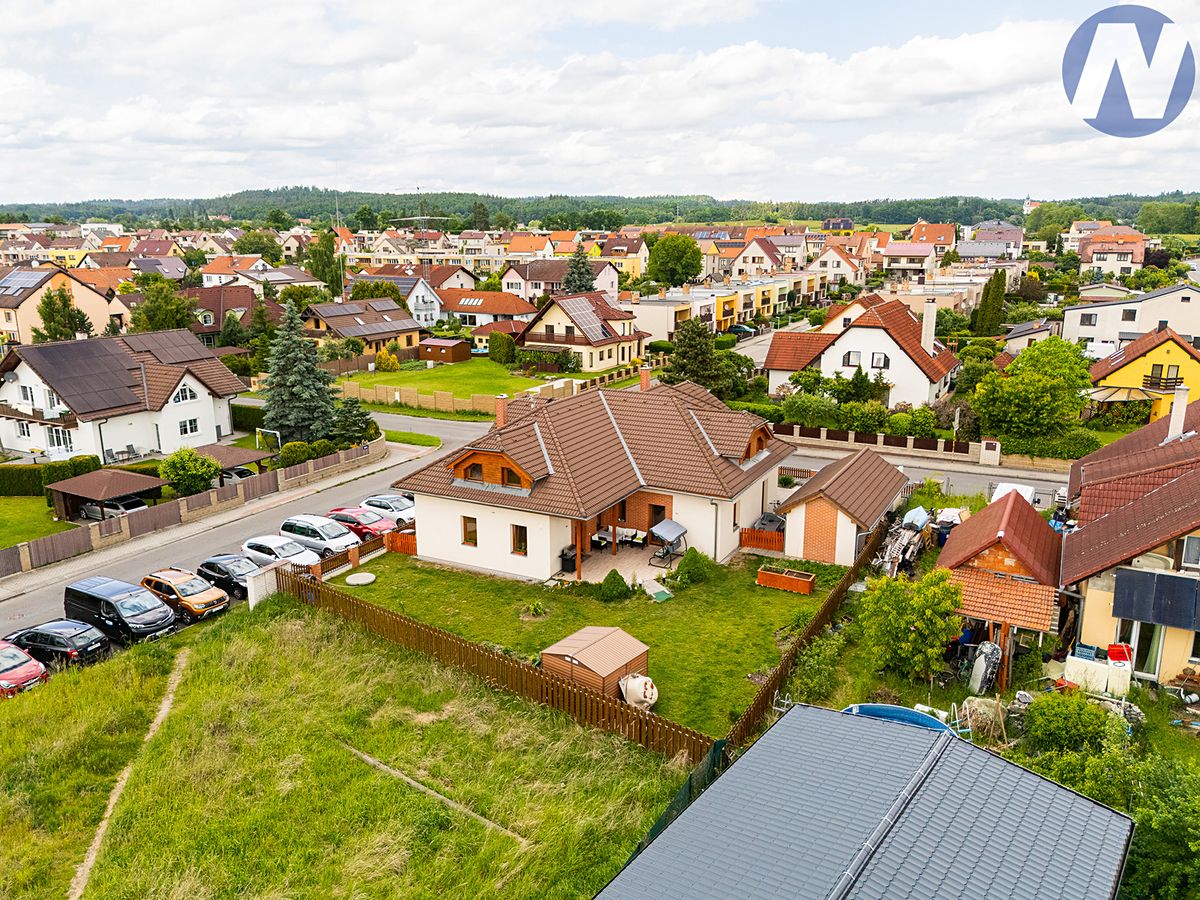 Prodej rodinného domu 277 m², pozemek 678 m² – fotografie 5
