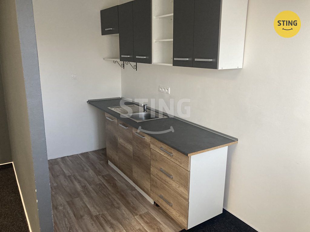 Pronájem kanceláře 47 m² – fotografie 5
