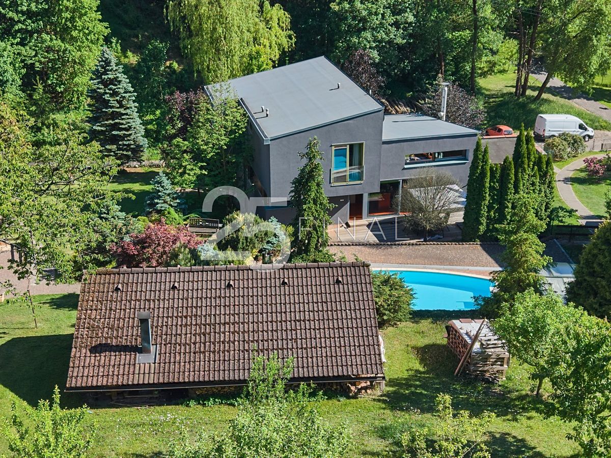 Prodej rodinného domu 214 m², pozemek 1115 m²