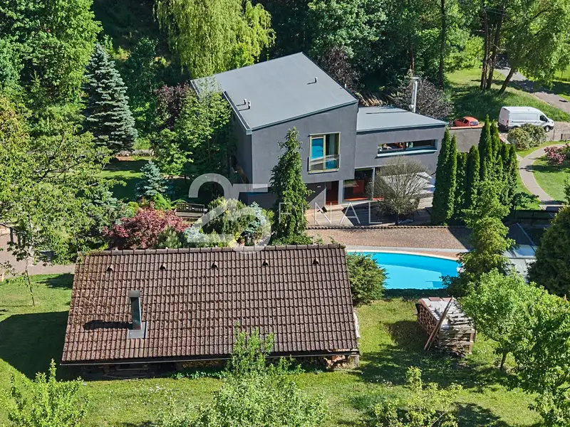 Prodej rodinného domu 214 m², pozemek 1115 m², Úpice – náhled fotky 1