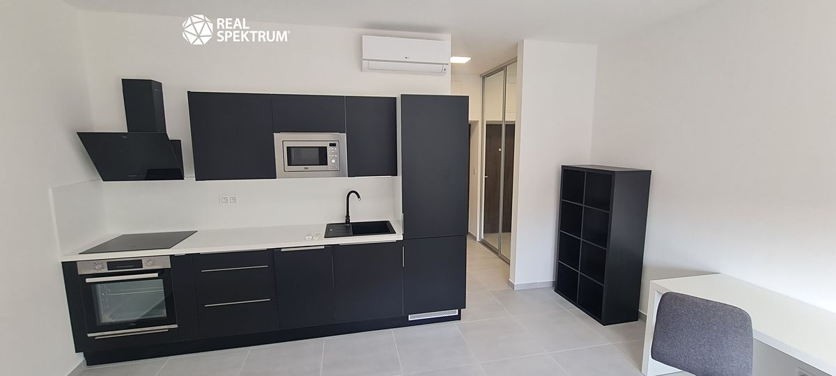Pronájem bytu 1+kk 32 m²