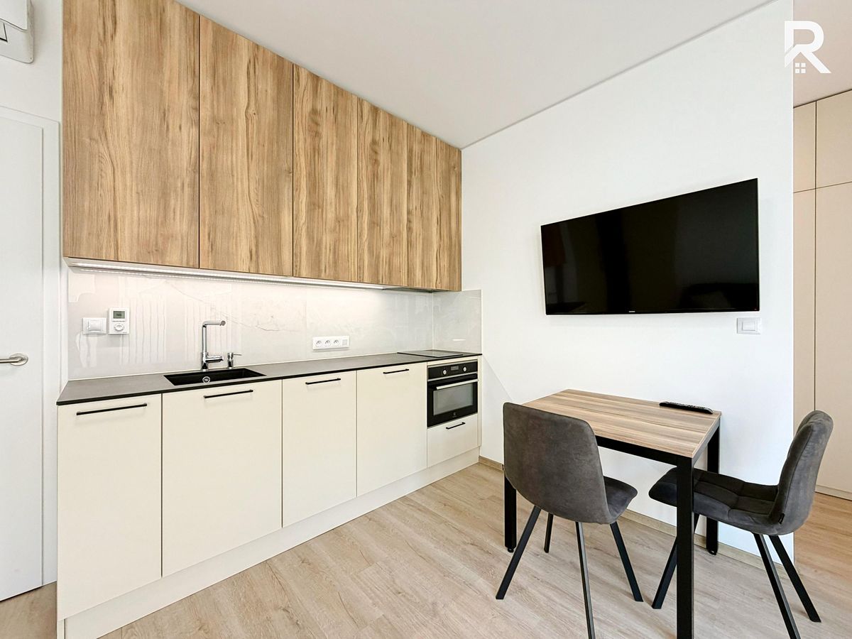 Pronájem bytu 1+kk 34 m²