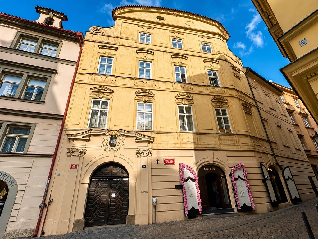 Prodej bytu 6 pokojů a více 230 m²