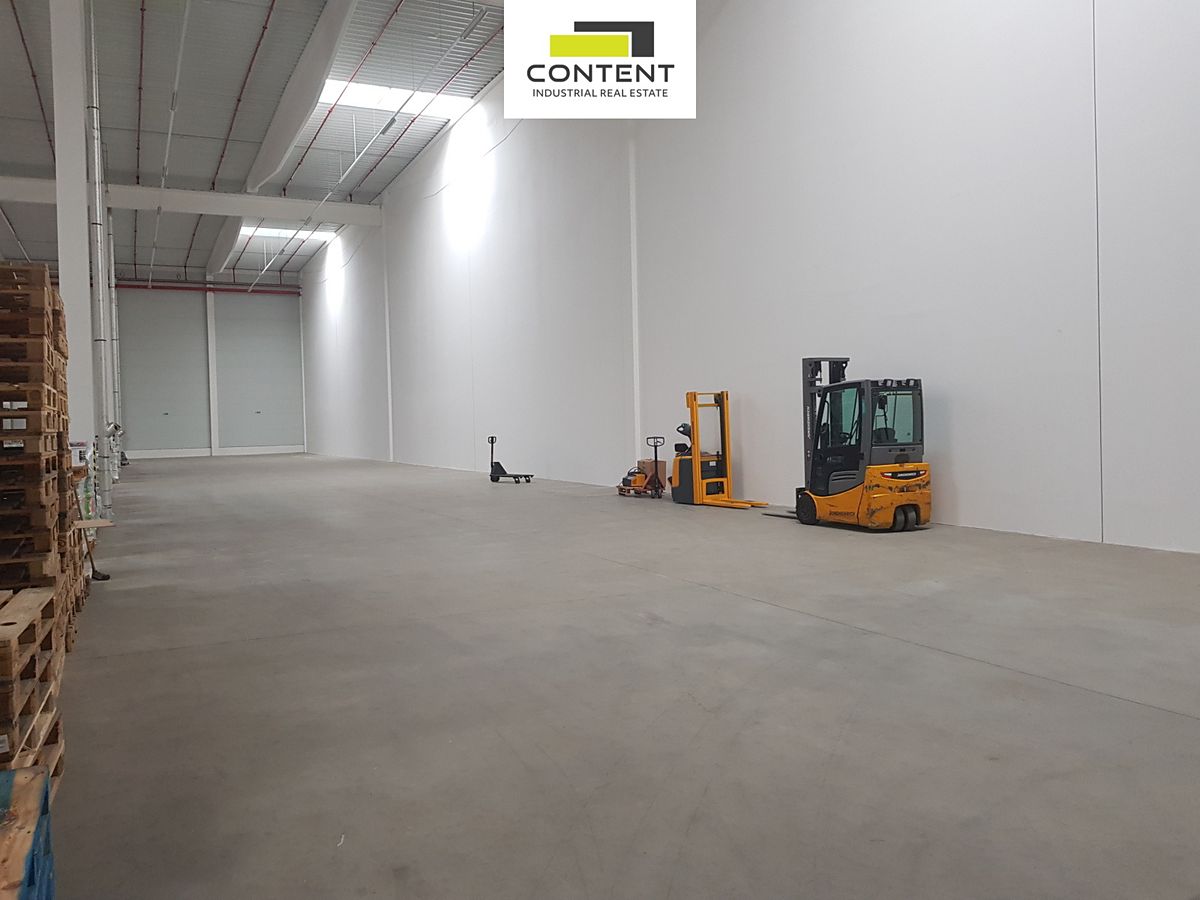 Pronájem skladového prostoru 1150 m² – fotografie 3