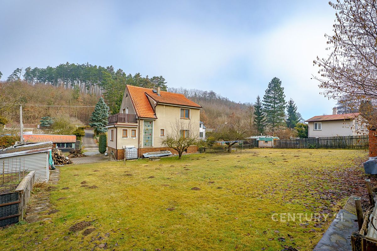Prodej stavebního pozemku 2000 m² – fotografie 3