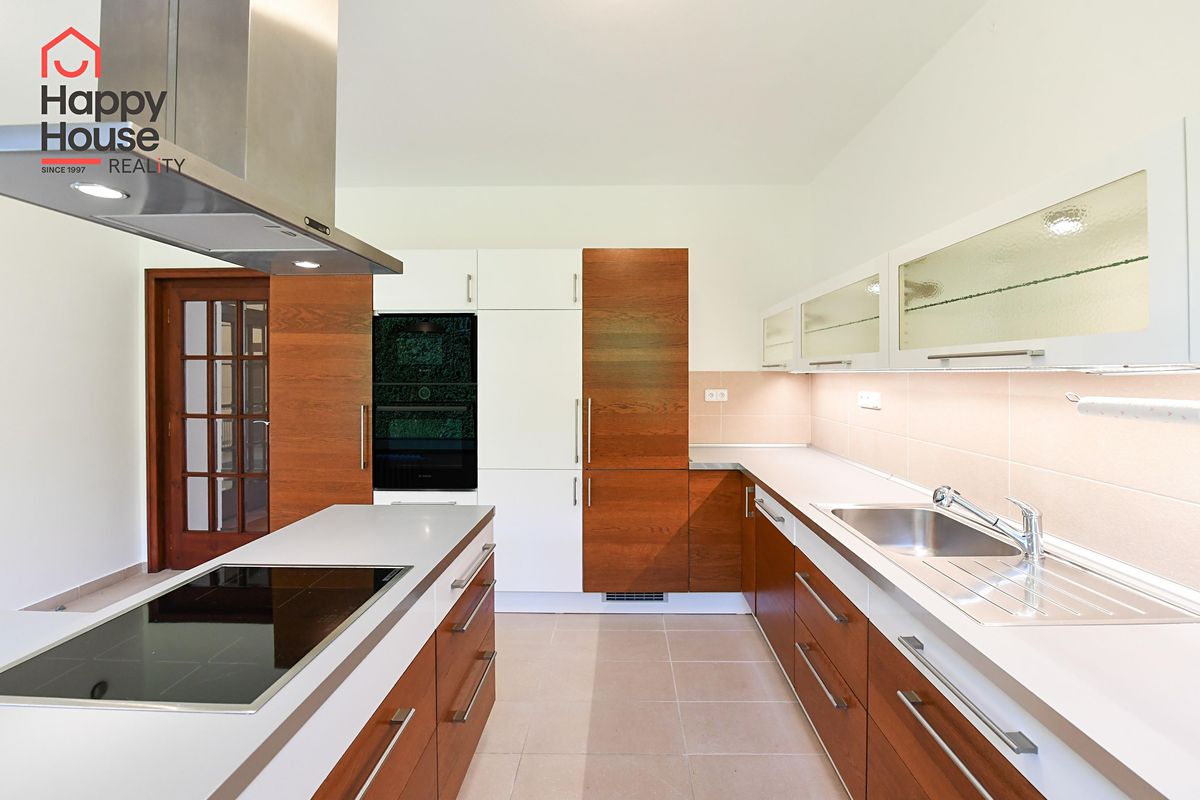 Pronájem kanceláře 365 m² – fotografie 3