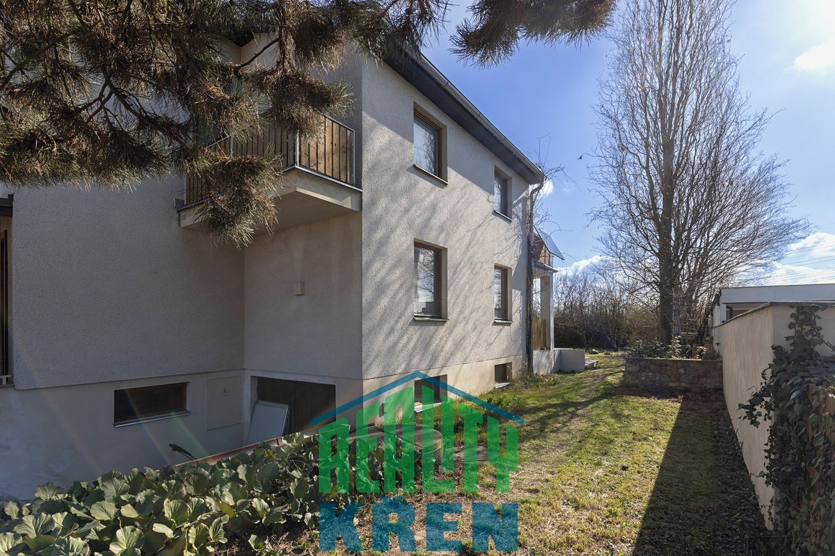 Prodej vily 246 m², pozemek 800 m² – fotografie 3