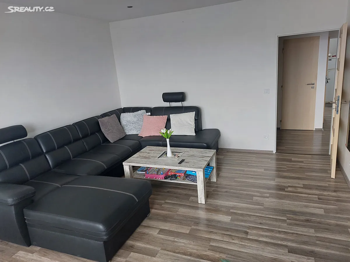 Prodej bytu 3+1 66 m² – pohled 3