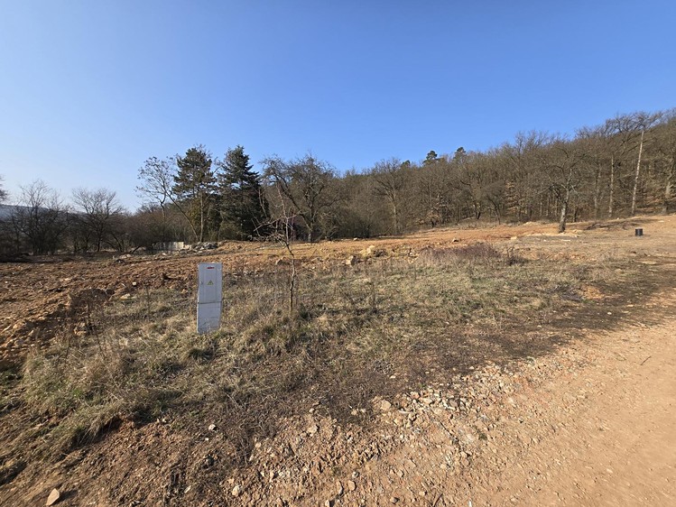 Prodej pozemku, 1 685 m² (2 z 3)