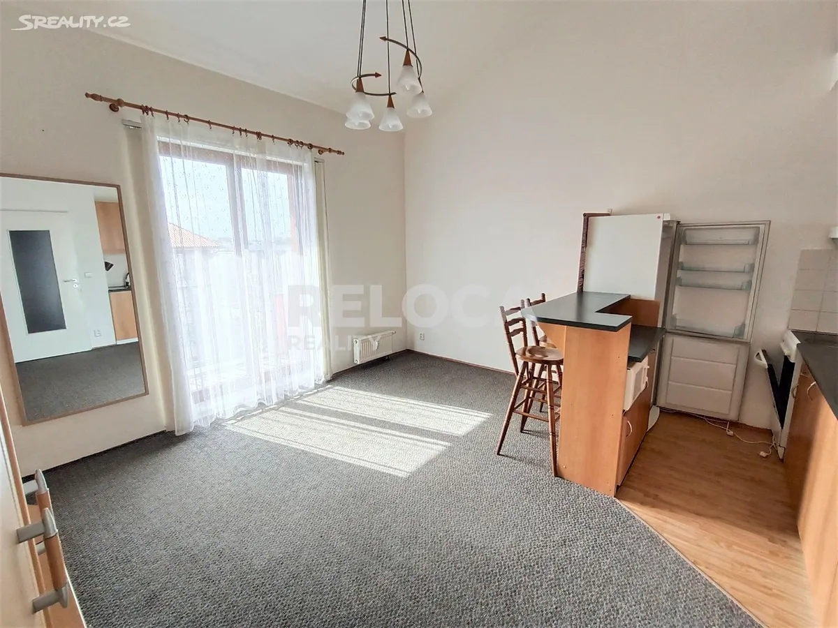Pronájem bytu 1+1 40 m², Rotavská