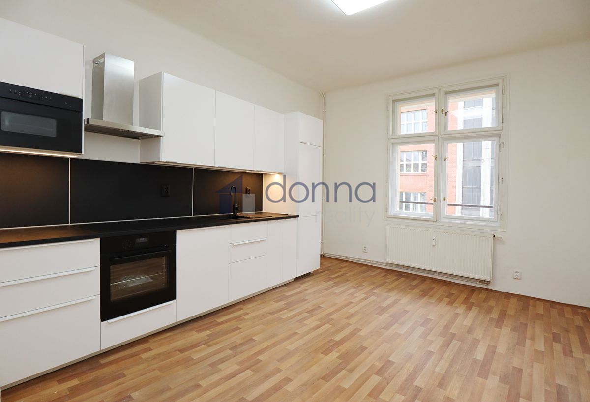 Pronájem bytu 2+1 85 m² (Jednopodlažní)
