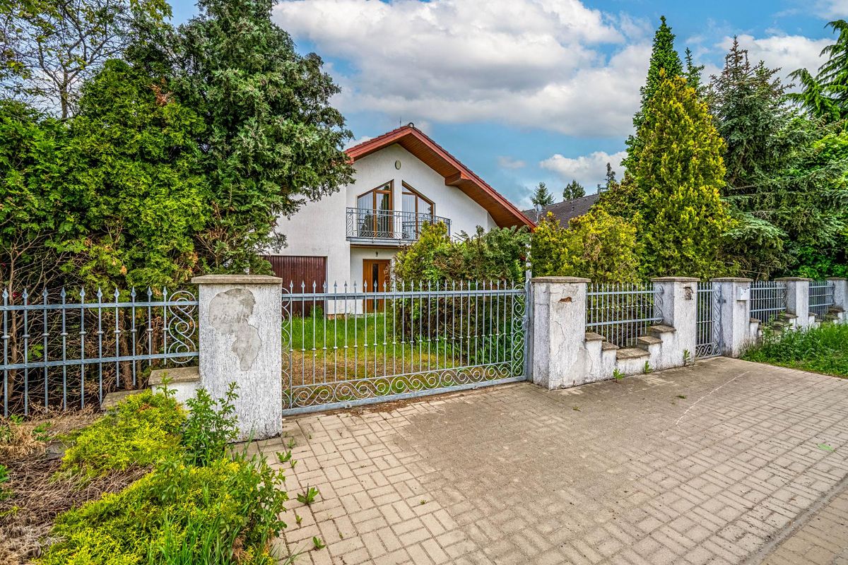 Prodej rodinného domu 244 m², pozemek 1000 m² – fotografie 4
