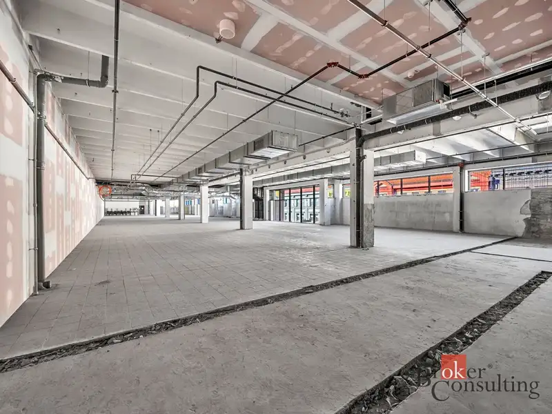 Pronájem obchodního prostoru 1173 m², Hradec Králové – náhled fotky 1
