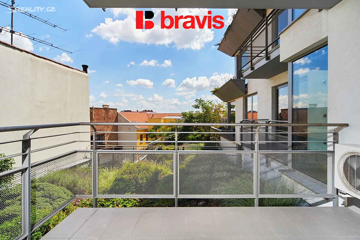 Pronájem bytu 2+kk 87 m² – pohled 4