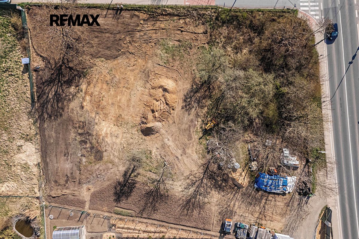 Prodej stavebního pozemku 1120 m² – fotografie 3