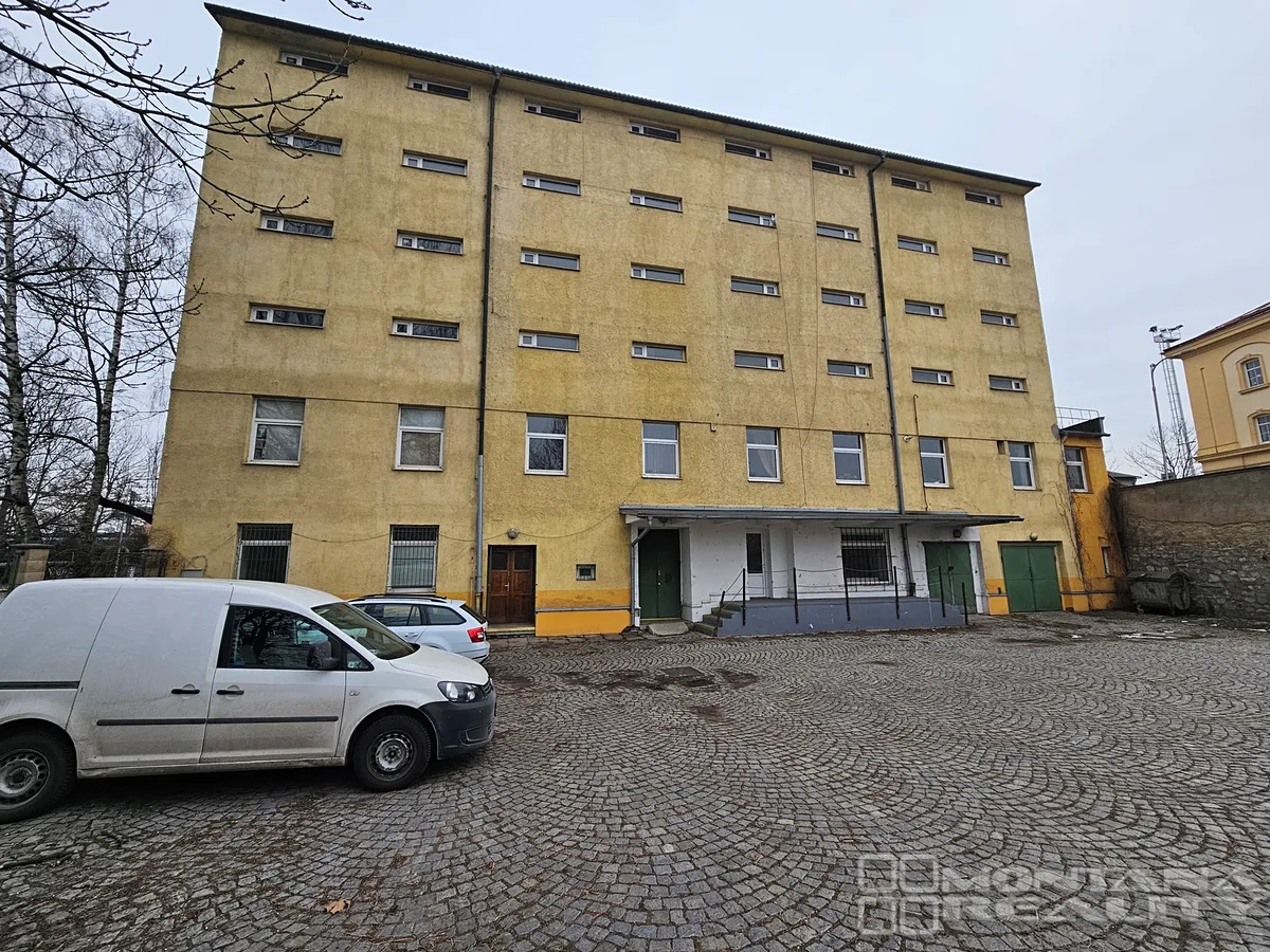 Pronájem obchodního prostoru 550 m²
