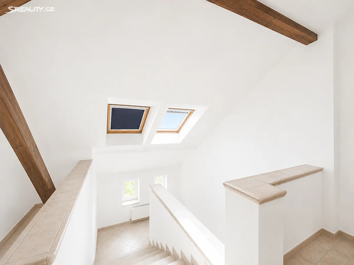 Pronájem bytu 1+kk 99 m² – pohled 4