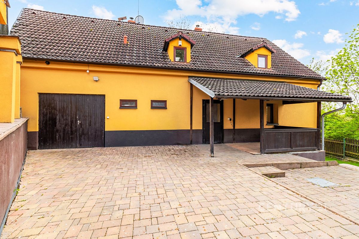 Prodej rodinného domu 120 m², pozemek 774 m² – fotografie 2