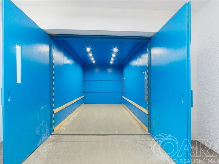 Pronájem komerčního prostoru, 4 000 m² (6 z 15)