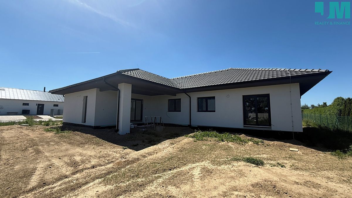 Prodej rodinného domu 228 m², pozemek 899 m² – fotografie 5
