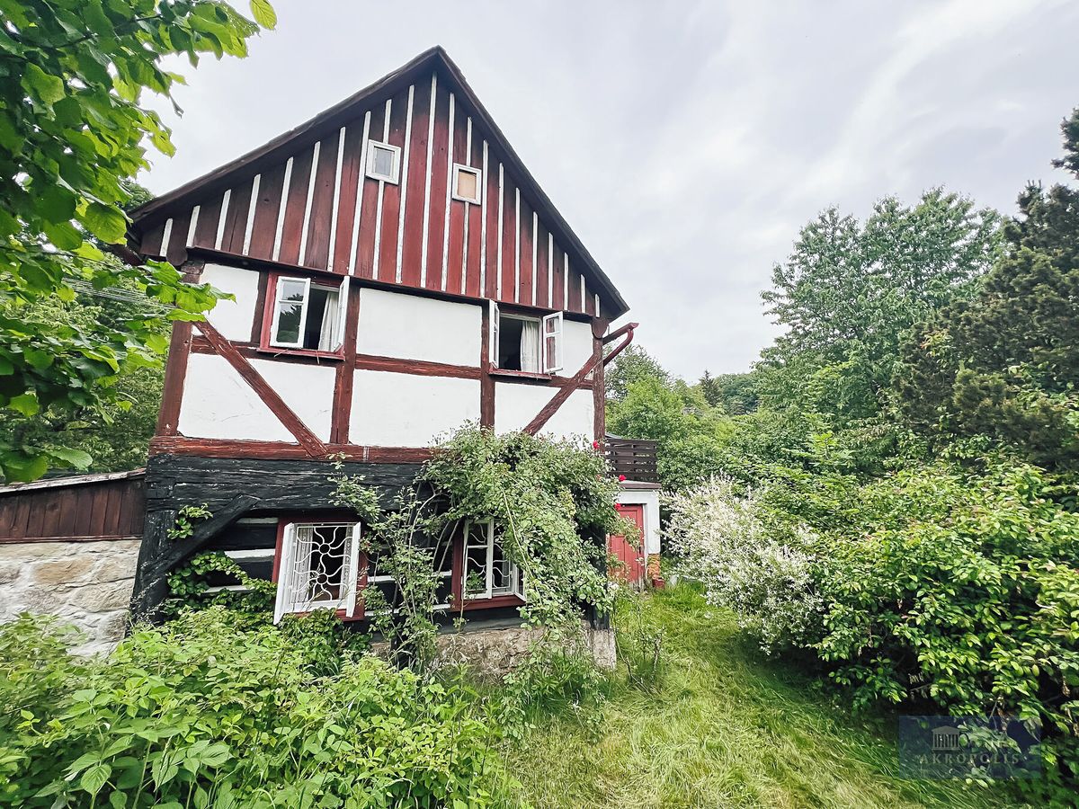 Prodej rodinného domu 150 m², pozemek 847 m² – fotografie 2