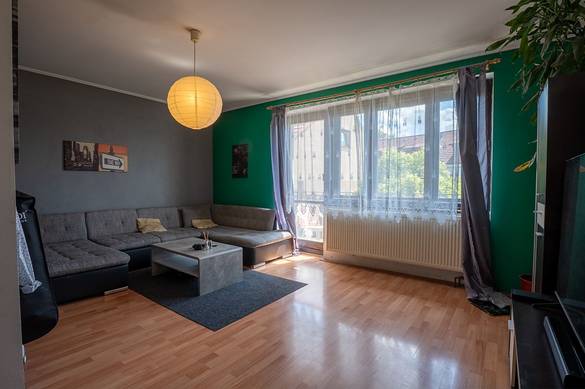 Prodej vícegeneračního domu 260 m², pozemek 747 m² – fotografie 3