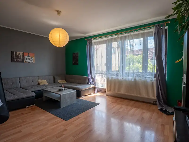 Prodej vícegeneračního domu 260 m², pozemek 747 m², Holice – náhled fotky 3