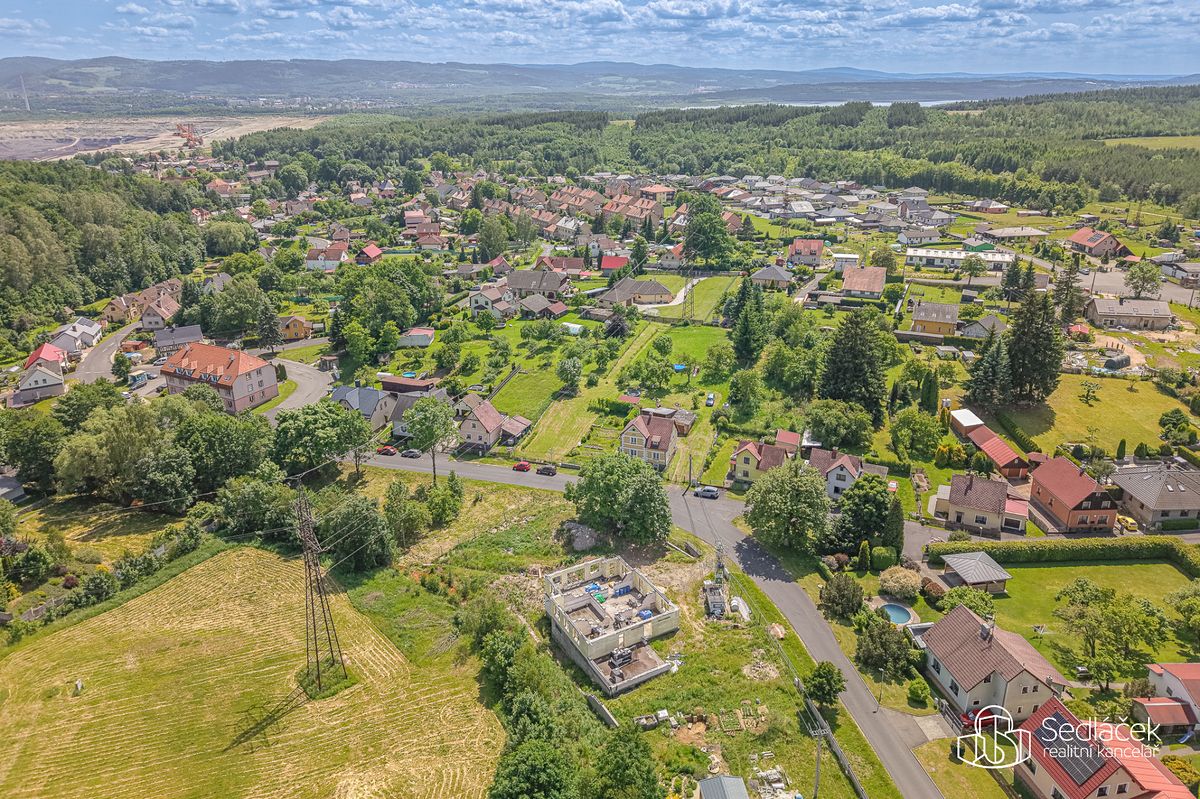 Prodej rodinného domu 300 m², pozemek 1639 m² – fotografie 5