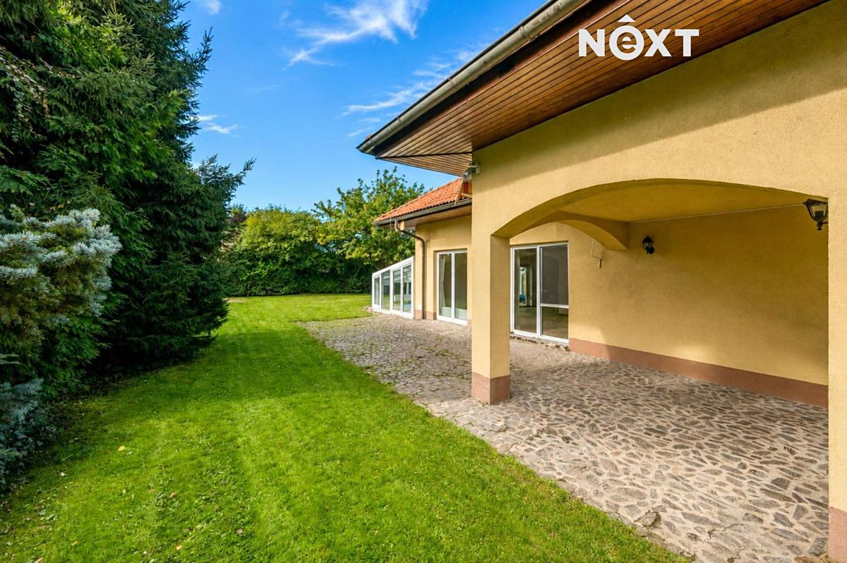 Prodej rodinného domu 337 m², pozemek 915 m² – fotografie 4