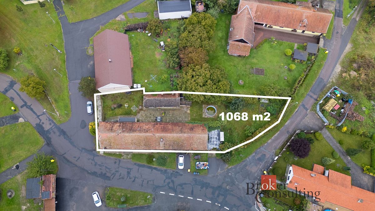 Prodej rodinného domu 189 m², pozemek 1068 m² – fotografie 2