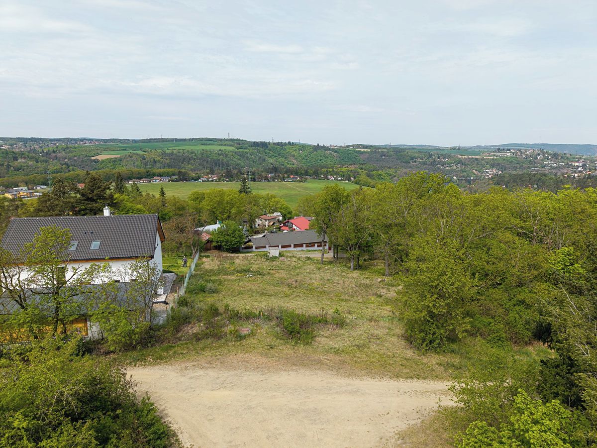 Prodej stavebního pozemku 941 m² – fotografie 2