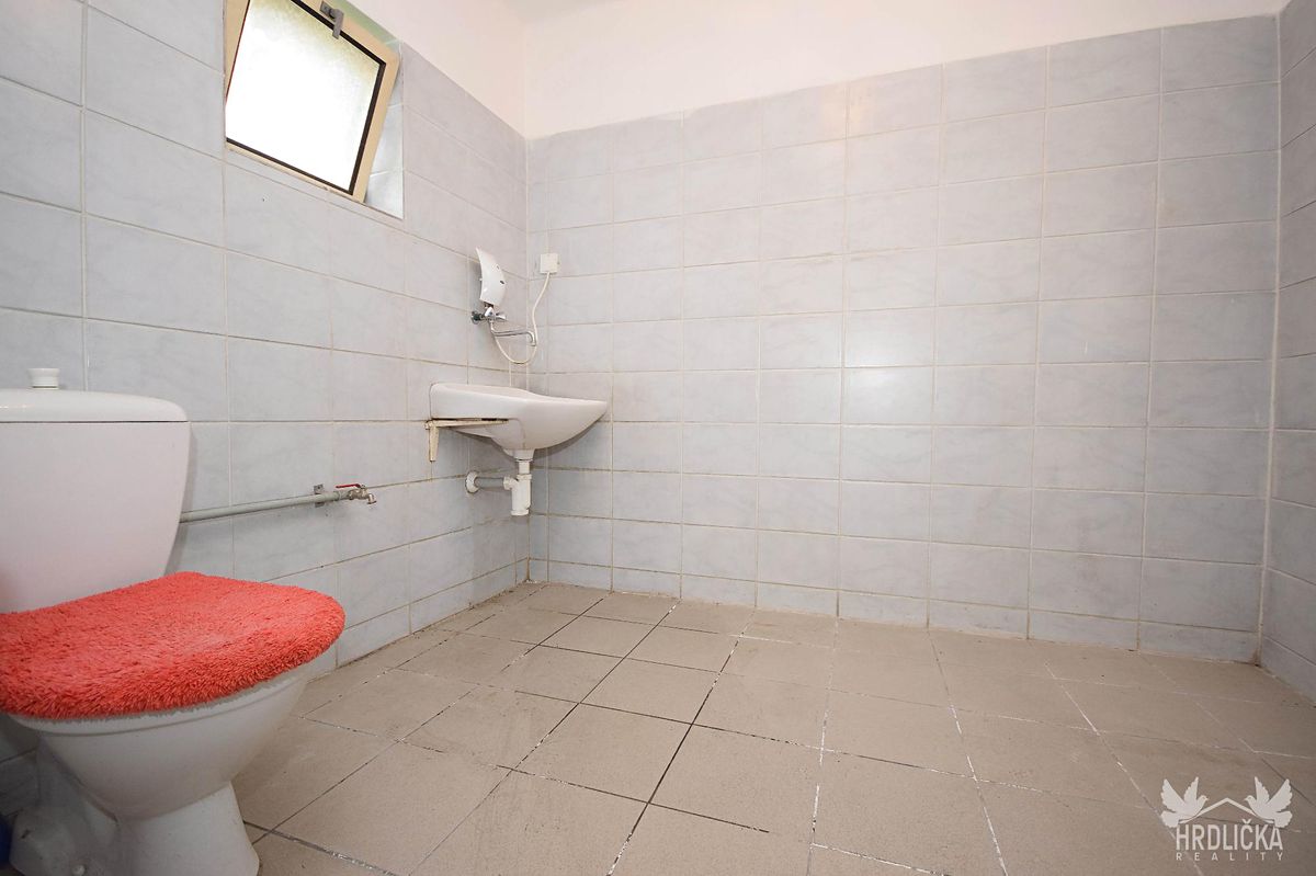 Prodej rodinného domu 173 m², pozemek 173 m² – fotografie 2