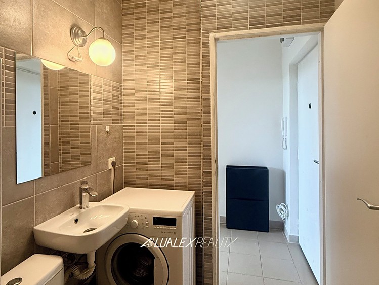 Prodej bytu 1+kk, 24 m² (6 z 10)