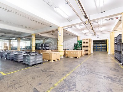 Pronájem komerčního prostoru, 1 840 m² (2 z 13)