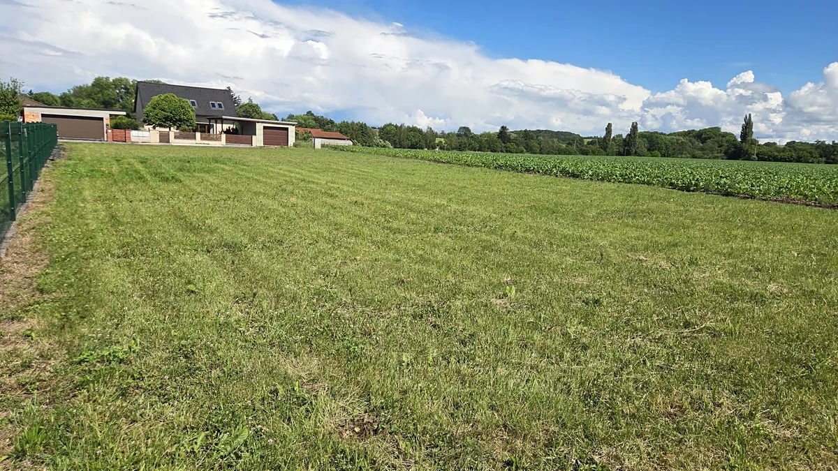 Prodej stavebního pozemku 1140 m²