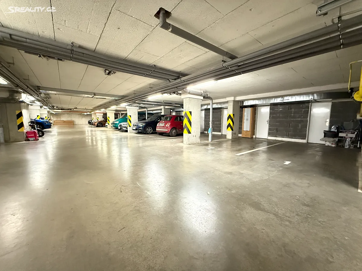 Pronájem garáže 13 m² – pohled 5