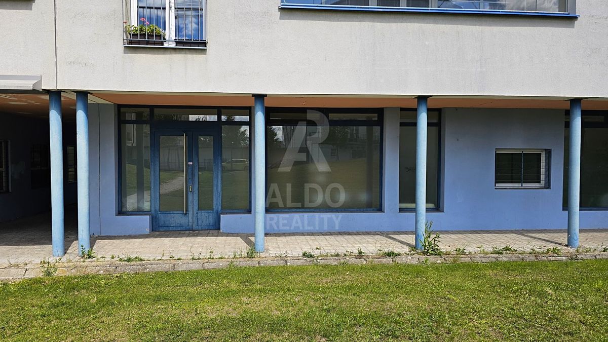 Prodej obchodního prostoru 63 m² – fotografie 4