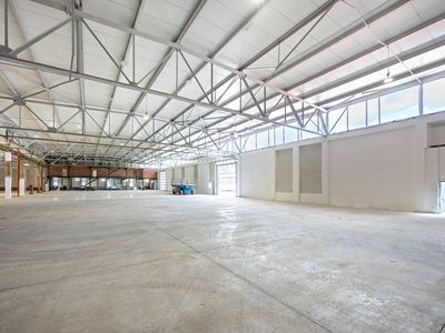 Prodej skladového prostoru 1875 m²