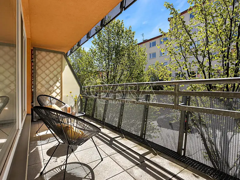 Prodej bytu 1+kk 51 m², Praha – náhled fotky 2
