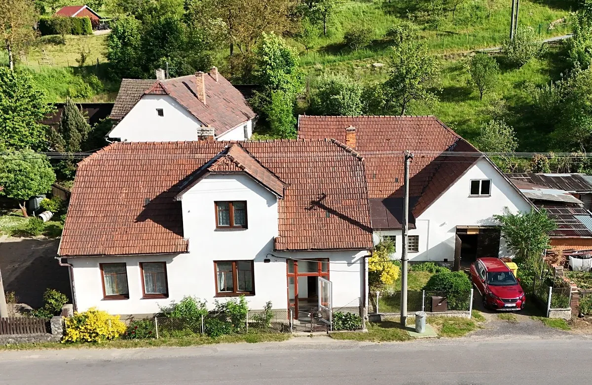 Prodej rodinného domu 329 m², pozemek 940 m²